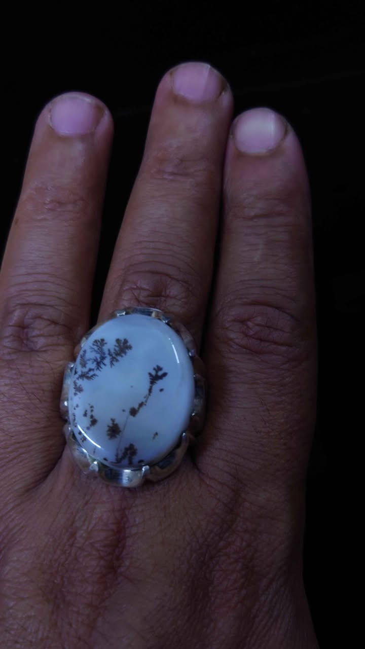 عقيق شجري صياغة يدوي السعر 60الف العنوان بغداد زعفرانية فضه 925الهاتف *********** بغداد, العراق
