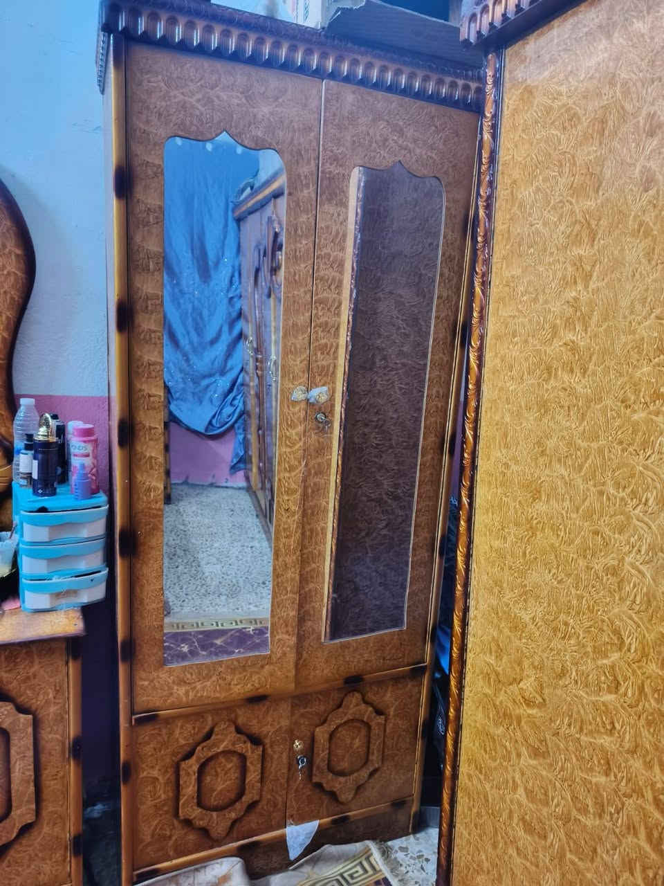 سلام عليكم 
غرفه للبيع استعمال قليل رقم الواتس ***********
