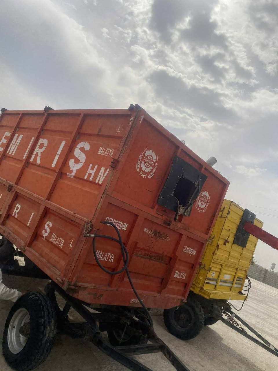 #تبانه للبيع مع عربانتين    المكان صلاح الدين (طوزخرماتوا)
***********
