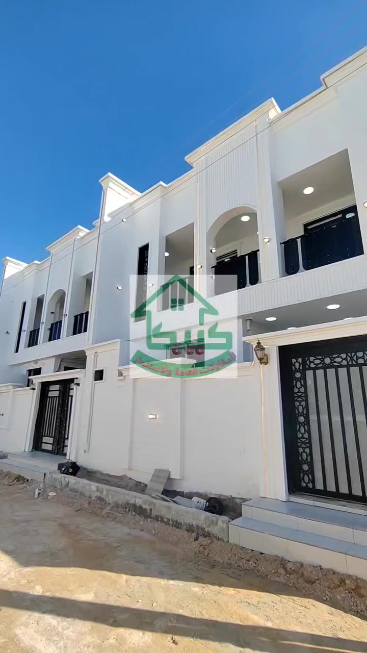 🛑 للبيع – تحفة معمارية مميزة 🛑

🏡 المساحة: 150 متر
🏗 طابقين بتصميم هندسي عصري أنيق
📄 طابو زراعي – سند 25 
📌النجف الإشراف مقابل قرية الغدير عمود ٢٦٢
✨ بناء درجة أولى وبمواصفات فاخرة:
✔️ صب كونكريت 
✔️ طابوق جمهوري
✔️ جبسن بورد بتشطيبات حديثة
✔️ جدران لوح سيراميك
✔️ أرضيات مرمر 
✔️ سحبات جدارية عصرية ولمسات ديكور مميزة

🔸 الطابق الأول:
غرفتين نوم
صالة واسعة
استقبال أنيق
مطبخ
صحيات

🔸 الطابق الثاني:
غرفتين
صالة
حمام

💎 منزل متكامل يجمع بين الفخامة وجودة البناء والموقع المناسب للسكن العائلي الهادئ.

📲 للاستفسار أكثر:
واتساب ***********
أو زورونا كيبك للعقار والمقاولات
