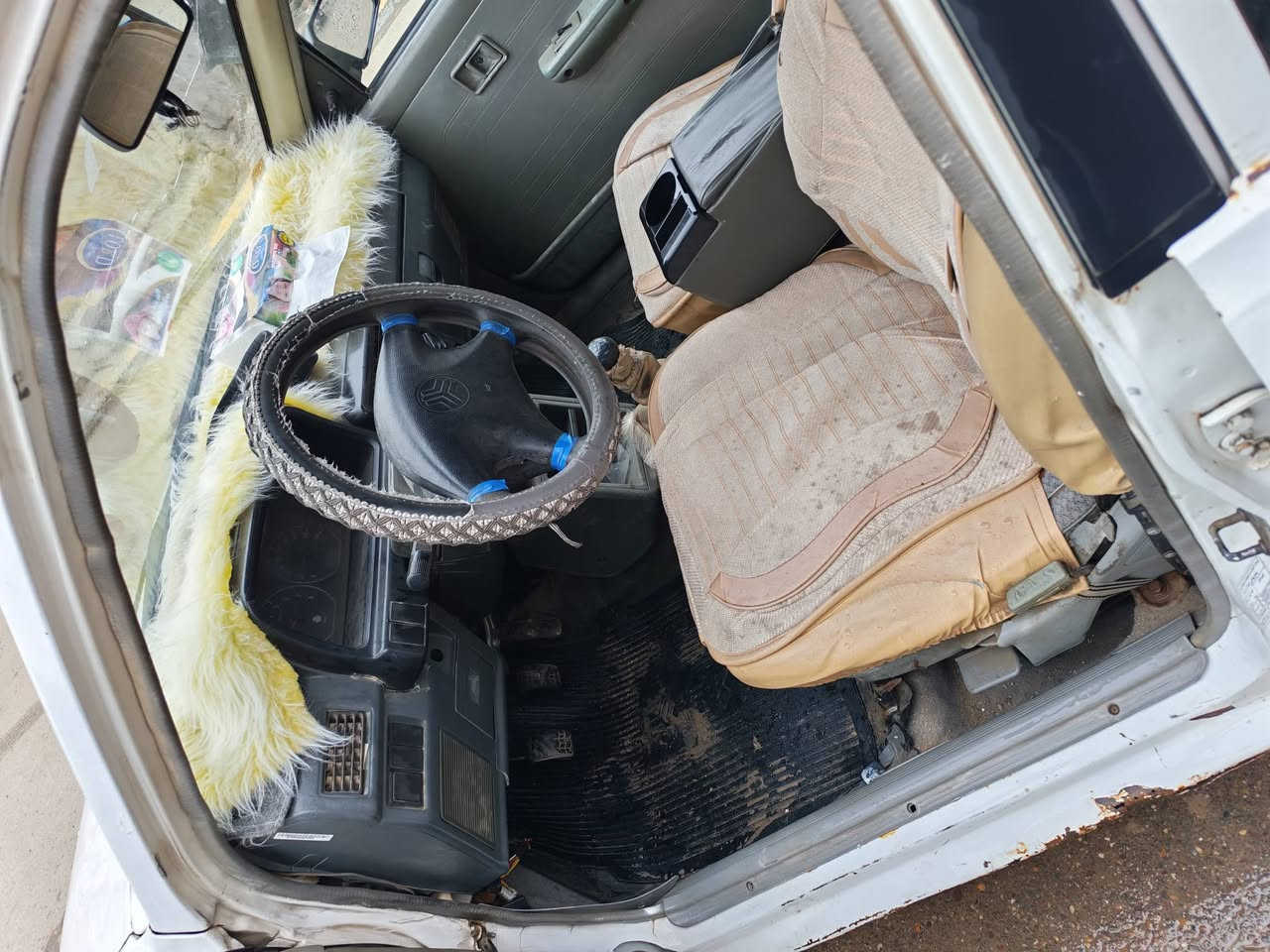 السلام عليكم
للبيع سايبا ٢٠١١ مكفولة مكينة كير تبريد صدر شواصي كلة مكفول 
رقم بغداد انكليزي بأسمي
بيها بعض الخياسات واضحات امامكم
للتواصل *********** السعر ٢٥ مكاني دجيل
