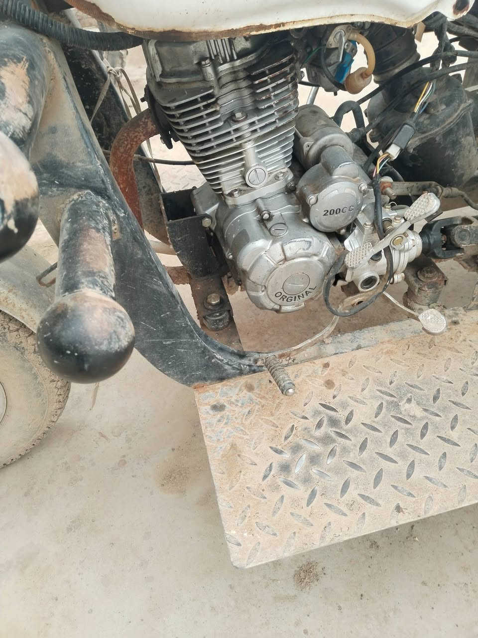 اسلام عليكم اعاده النشر بسبب الوعود الكاذبه ستوته اورجنال موديل 2021 جاهزه للعمل محرك 200 كهربائيات شغاله فط بس الباتري تعبان والجوزه ما تشتغل تلفون ***********
