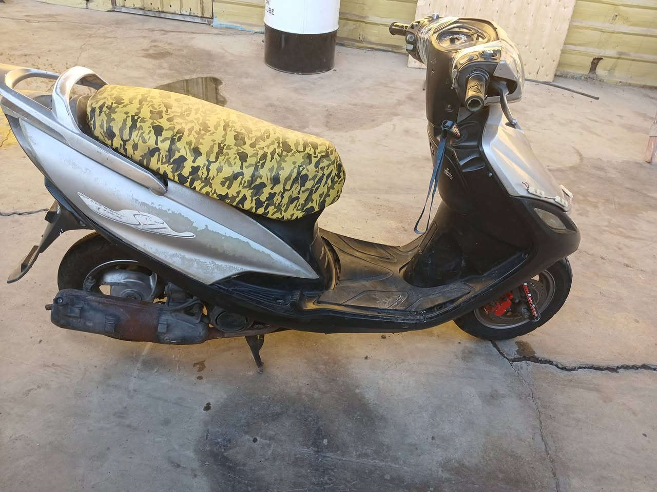 السلام عليكم
للبيع دراجة ماكس ١٤٠ كاملة مكينه ناعمه كهربائيات شغالة نقص سلف وبية ملاحظات بسيطة 
المكان بغداد الشعب شارع الأسواق المركزية 
لسعر ٢٠٠
ارقم ٠٧٧٠٢٨٥٢٠١


**إذا كنت صاحب هذا الإعلان وتريد حذفه لأي سبب، رجاءا أرسل رسالة إلى الدعم الفني**