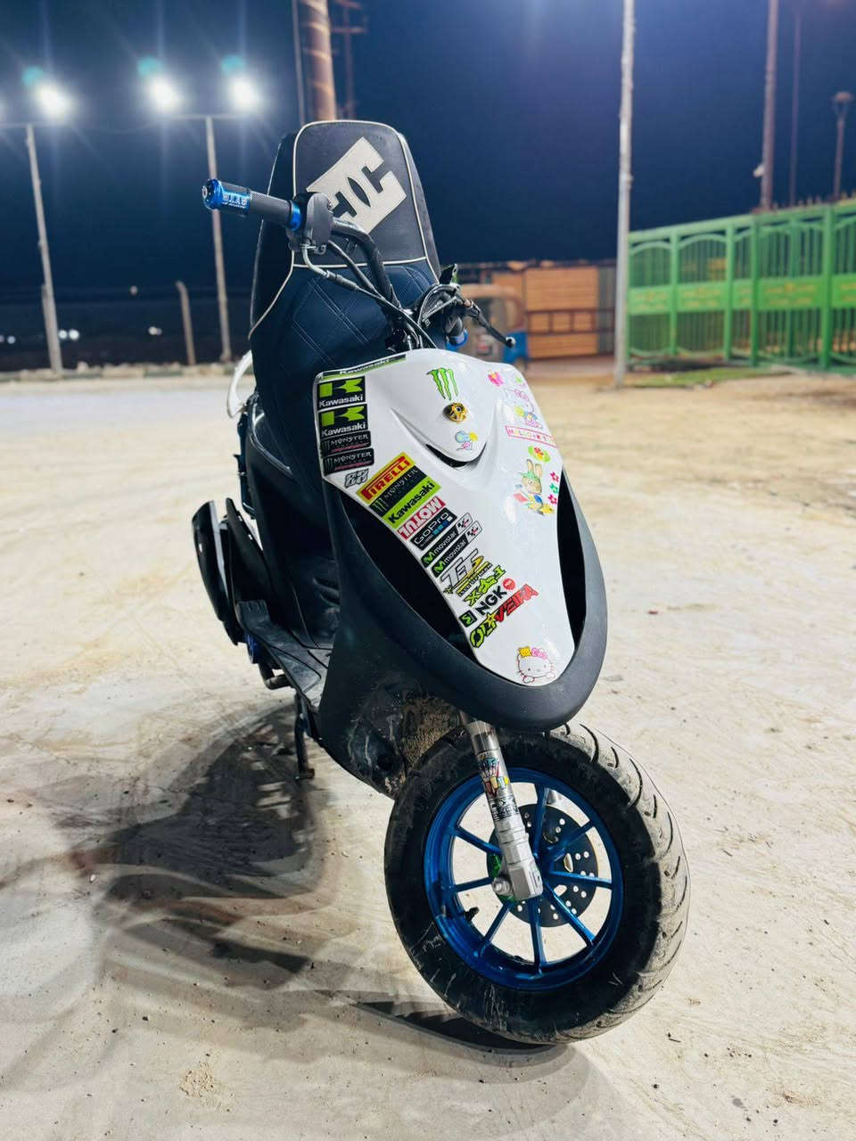 السلام عليكم ماكس عدله 2007 تعمير جديد مكينه بوليس 55 اوراق اصولي 5 اوراق وصل كمرك مدفوع نكرة سلف جاهزة الدراجه مكاني بغداد مجمع بسمايه سعرها عل خاص
الدراجه اصولي راسلني خاص او واتساب ***********
