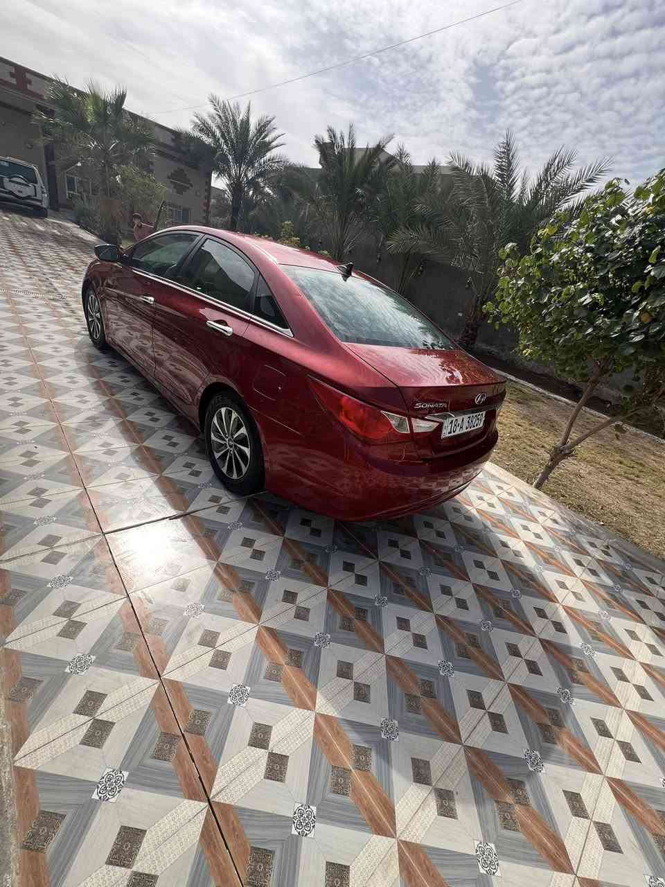 السلام عليكم 
سوناتا 2012 امريكي بيه جاملغ وبنيد وجاملغ خلفي بدون دواخل شرط 
كله ليبل واحد بدون تبديل 
داخل بيجي رقم بابل دولي سنويه وهزه جاهزه
تخم تاير حداديه 
داخل بيجي بيه شويه شخوط بسيطه 
السعر 98 وبيه مجال 
مكاني بابل 
للاستفسار الاتصال بالرقم ***********
