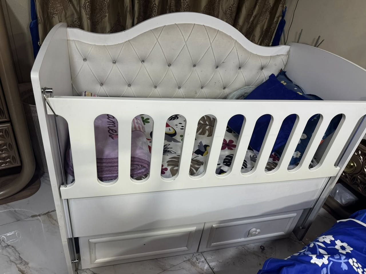 سرير طفل خشب تركي مابي كل ضرر اخو الجديد لحد تمر ست سنوات مشتريته من بيت طفل ٢٤٠ واريدة سعرة ١٢٠ وبي مجال ولباب مالته تصعد وتنزل تردين تنزليها اصير مفتوحه تردين اصعديها مكاني بغداد صالحيه


**إذا كنت صاحب هذا الإعلان وتريد حذفه لأي سبب، رجاءا أرسل رسالة إلى الدعم الفني**