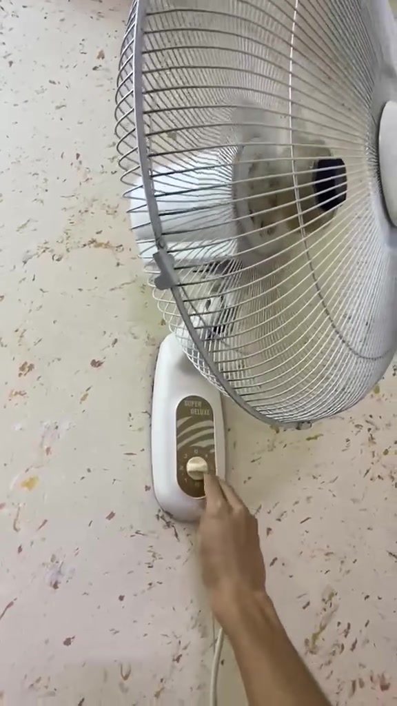 عندي مروحة نظيفة كلش للبيع مكاني حي العامل


**إذا كنت صاحب هذا الإعلان وتريد حذفه لأي سبب، رجاءا أرسل رسالة إلى الدعم الفني**
