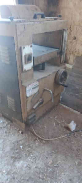 للبيع مجموعة نجارية جاهزة نظيفة بدون اي كسر منقار رندةفريزة منشار مع دبل سعر 3500ثلاثةملايين وبيهن مجال مكان بعقوبة ***********
