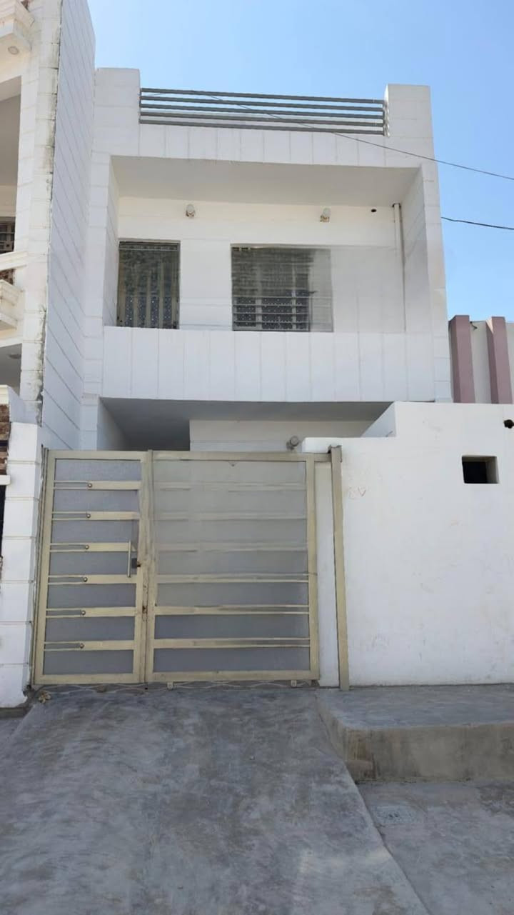 للبيع مشتمل ١٠٠ متر طابقين  غرفتين وصاله ومطبخ استقبال السعر ٦٠ مليون قابل للتفاوض سامراء دوانم المعمل للاستفسار مراجعة مكتب الياقوت للعقار ***********
