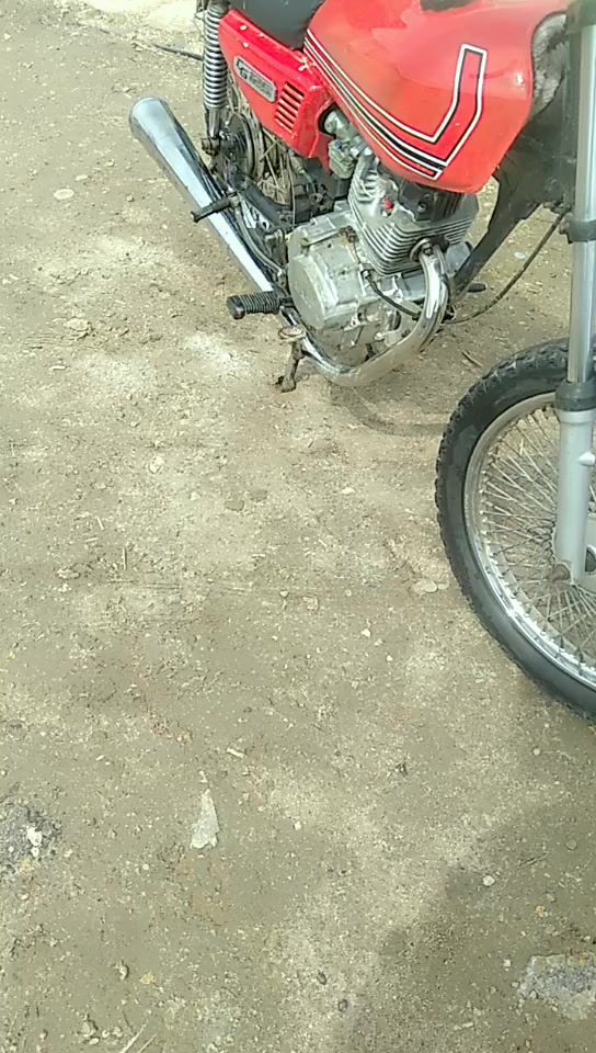 سلام عليكم دراجه البيع مكفوله من السرقه سعر 300اوبيه مجال مال جناي وذا اكو امراوس رقمي ***********
