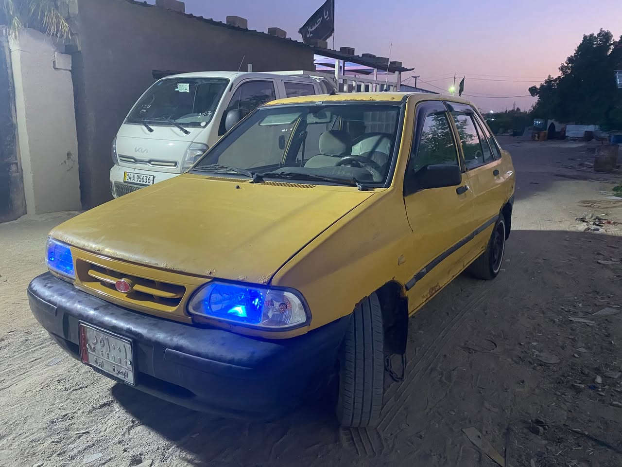 سلام عليكم
سايبه موديل( 14 ) للبيع
( مكينه وكير ) كفاله
بدون ضربه 
منضومة تبريد ب باكيت 
تبريد ثلج❄️ شرط
كهربأئيات كلها شغاله ماكو شي مايشتغل 
منضومة زنون عالي ناصي 
سنتر لوك اربع بيبان كلها شغاله 
دواخل جدد 
حداديه جديده 
سياره بلاديه وجديده 
راعيها يريد تحويل 
تحويل ثاني يوم 
تخم تايرات توه شادهن 
كيج حماوه وبانزين كلها شغاله 

السعر ( 24 ) وبيها مجال بسيط 
رقم الهاتف ( *********** )
عنواني ( البصره الزبير الشعيبه )
 الياخذها مايذب عليها ربع
