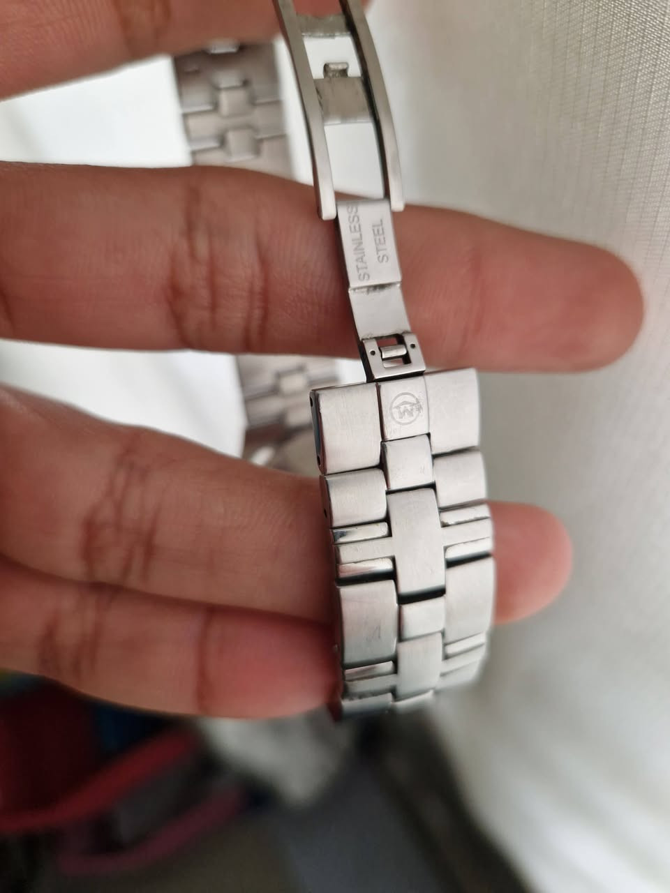 سلام عليكم ساعة موفادو العريقة  سويسري اصلي
فنتج انتاج قديم مكينة ذهبية 

دزاين العقارب جميل  

ساعة نضيفة غير مبدل شيء 

قطر رجالي كلاسك جميل ونازكة 
سعر 140 الف  للاستفسار  اكثر راسلني


**إذا كنت صاحب هذا الإعلان وتريد حذفه لأي سبب، رجاءا أرسل رسالة إلى الدعم الفني**