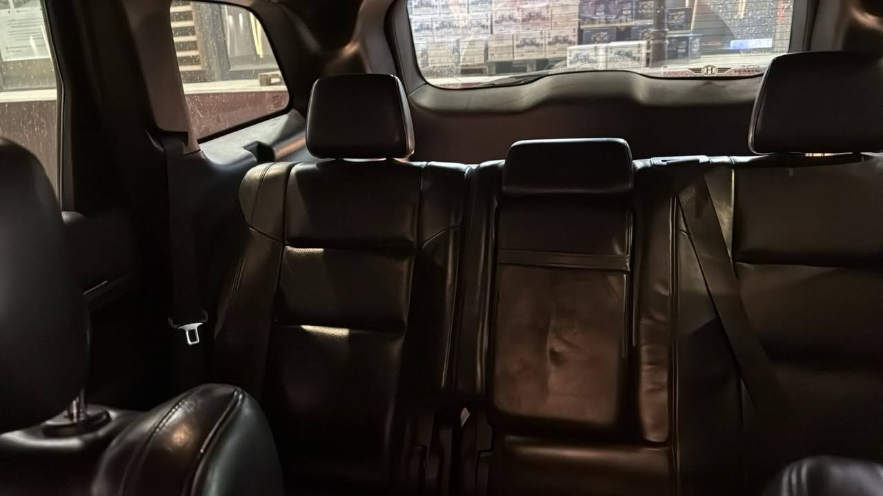 سلام عليكم جيب 19 لمتد(بلاس) فول الفول 
الضرر بنيد وربع الجاملغ  وبالعراق طخه كلش صغيره بالباب وصبغتها على كدها والشاصي اليمنه بي خصره كلش صغيره بدون صبغ ومعجون نهائيا  لغود مابيه شي ابدا وكلشي امبين بالتقرير 
مكينة امبدل بساتم مال 14 
بنورما
وقوف ذاتي
تدفئه تبريد كشنات 
ماوس انظمة قيادة
جنطة كهرباء
ستيرين كهرباء
كشنات خزين ميموري
فور ويل 
زرع لدات منظومة كاملة 
وبعد هوايه مواصفات
للتوضيح تخم تاير قبل اسبوع مع بطارية جدد
مكان السيارة الخضراء 
265 وبيها مجال
الهاتف ( ***********)
