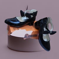 ‏تنزيلات. .  تنزيلات ‏تنزيلات هائله ‏  بالاسعار. . . . .  ‏احذيه بيبي....