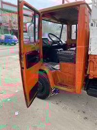 للبيع مارسدس اخرس موديل 82 بسمي مشروع وطني رقم بغداد تحويل ثاني يوم. 0...