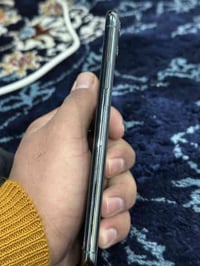 ايفون 11برو ماكس  ذاكره 256 بطاريه78 دبل سيم كارت الجهاز حيل نضيف شوفت...