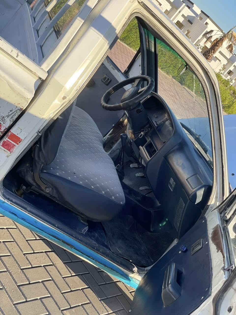 پیکاب ٨٩
پیکاب توێتا ١٩٨٩. سەیارەکە سەنەویە بەس بە ناوی خۆمەوە نیە  بەشەرتی حاسیبە و ماڵی مەدەنی. 
لە ٢٠٠٨ لامانە سەیارەی مەعرەز نیە
کامل تەعمیر کراوە دەعمی نیە.
کوشن و عاگی و بەرگە دەرگا و کارەبایی بەشەرت. 
سەیارەکە تۆزێ دوکەڵی هەیە 
باقی گێڕ و ئەکسڵ بەشەرت 
٣٠ گەڵا و مەعمەلەیەکی کەم 
کەلار. ***********
