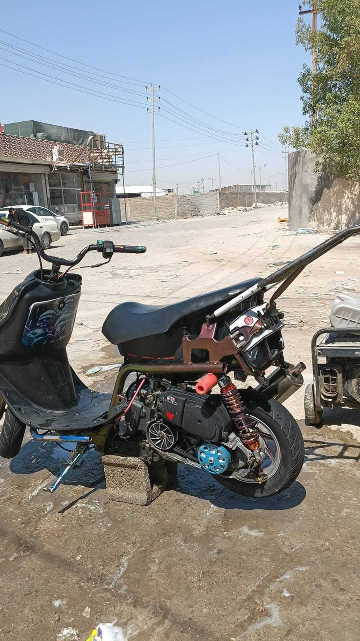 سلام عليكم وي وي للبيع دراجه معروفه كلش زين مايحتاج اسولف عنه جاهزه كله مكينه لا تنقيص ولا شي بيه نهضه وسرعه شك الكاع كزوز رياضي كلجات رياضي توبو سلف كامله سعره ٦٠٠ وبيه مجال رقمي ***********
