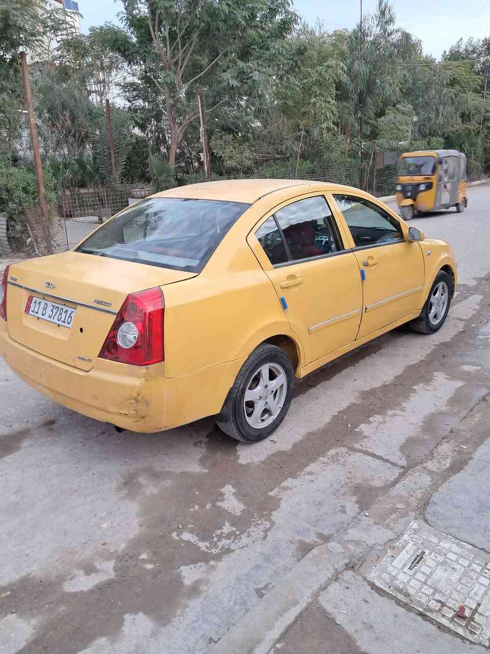 للبيع شيري اي فايف موديل ٢٠١٢ رقم نكليزي مصفره هيهة وغرامات مكينه وكير كامري ياباني كهربايات كل شغال تخم تاير صدر امامي وخلفي جديد نقص بس تبريد عاطل فقط سياره نضيفه وجاهزه سعر 30   مكاني بغداد ***********شرط التحويل مابيع قصد
