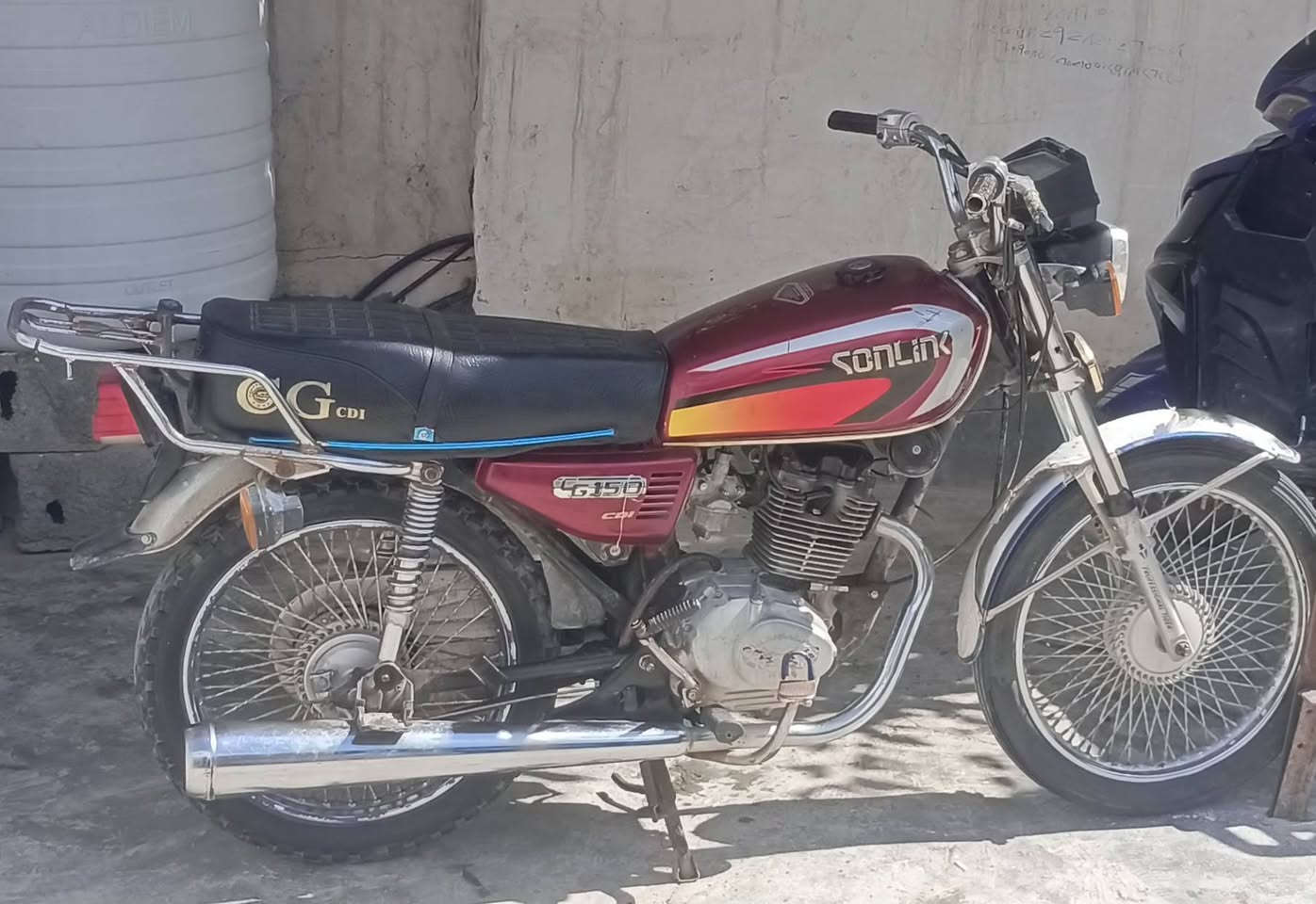 السلام عليكم ماطور للبيع موديل 19 سعر300وبي مجال ‏‪***********‬‏
