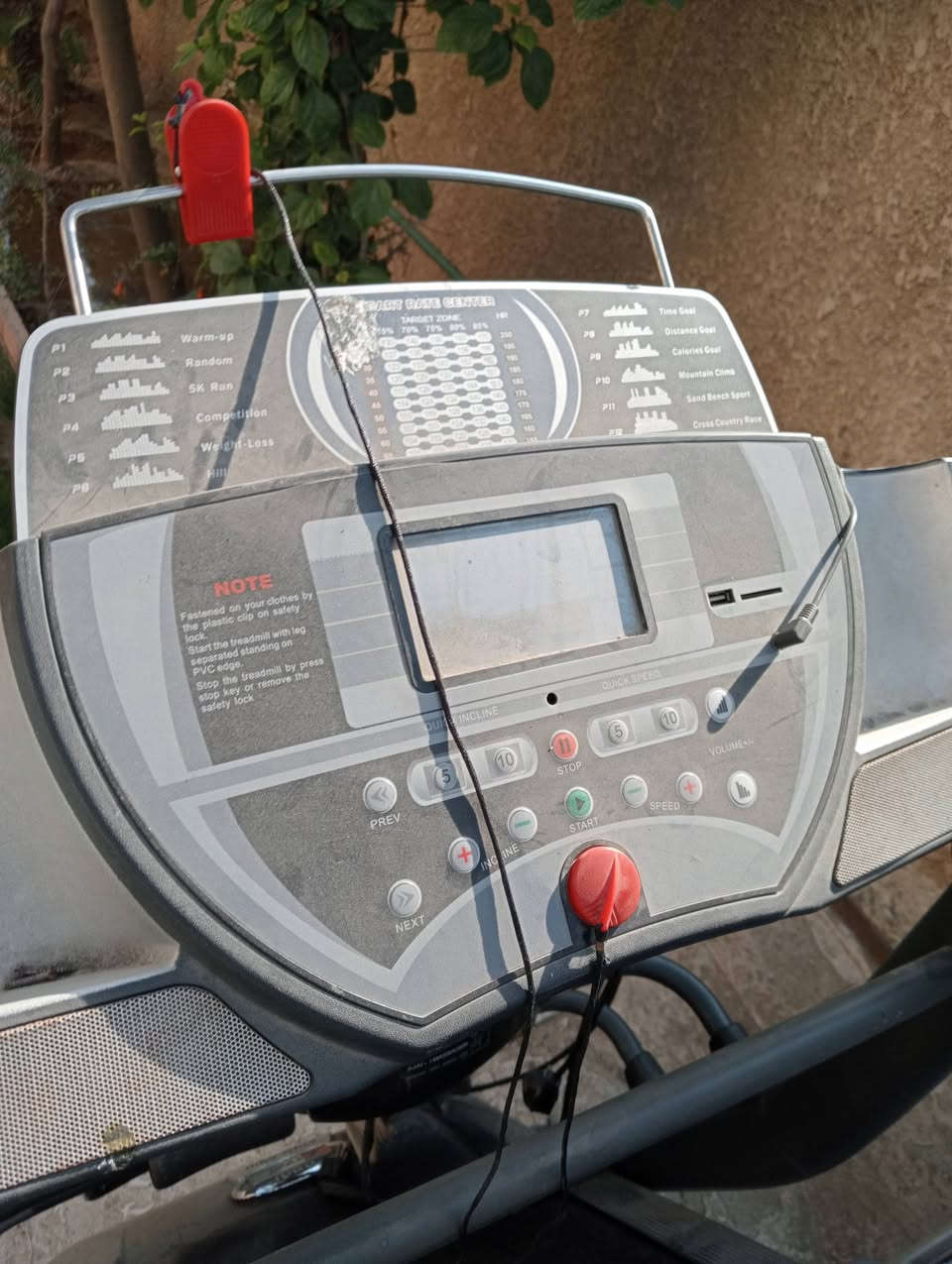 السلام عليكم ورحمة الله وبركاته عندي هذا جهاز مشي رياضي كامل جدأ جدأ نظيف لكن بصراحة الماطور ما اعرف يشتغل لو عاطل أني ابيعه عاطل سعر قفل بدون عمله 125 ألف بدون احراج للعنوان البلدبات شارع المصرف داخل فرع صيدلية المزامير رقم  موبايل *********** تحياتي
