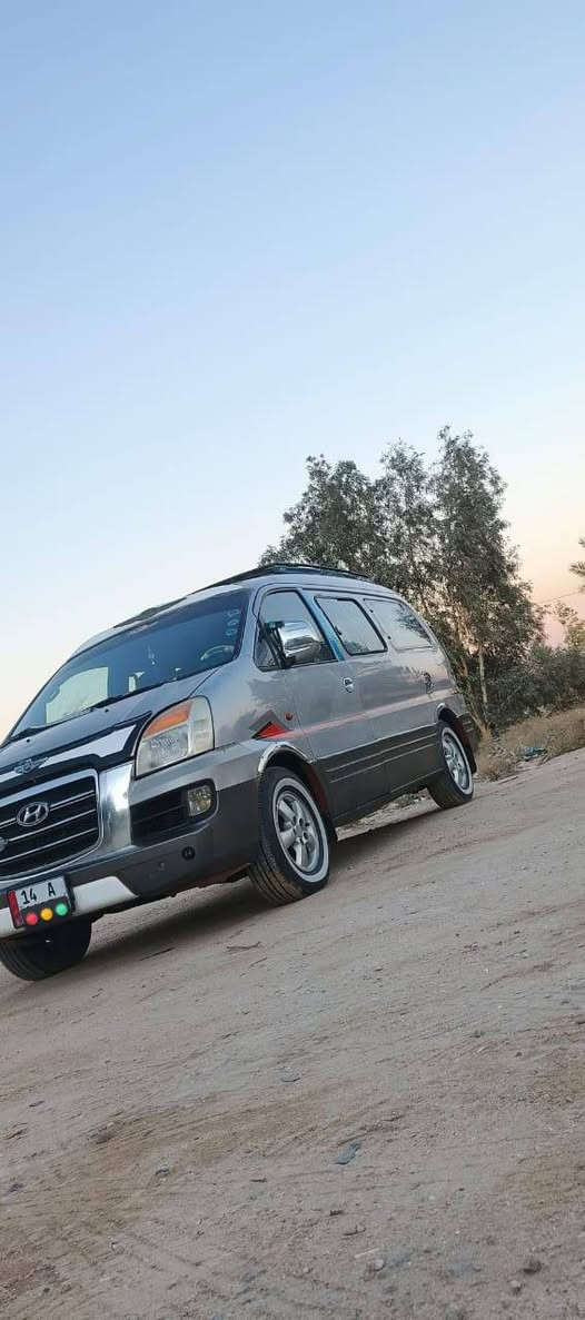 ستاركس مفتوح اوتوماتيك 
للبيع موديل 2007
سياره جاهزه رقم بصره انكليزي مالكه جيراني اي نقص ماكو محرك جديد حداديه تخم تاير تبريد جاهزه شواصيه صوب السائق مصلح  وصوب الثاني مابي شي السعر 75 رقمي *********** مكاني نجف
