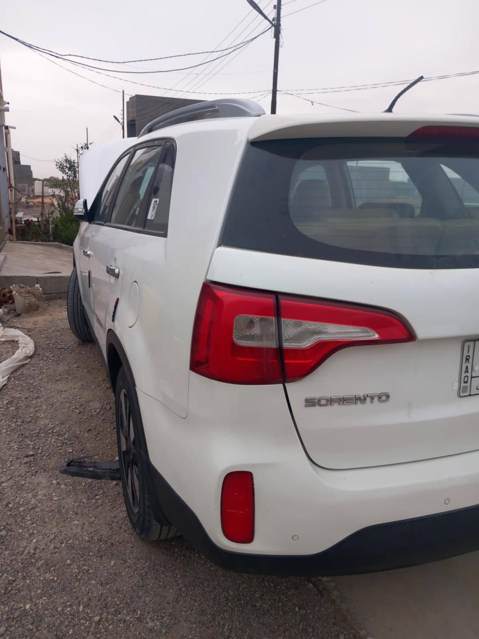 كيا سورنتو 2013 خليجي فول عدا البصمه 
رقم بغداد تحويل مباشر 
محرك 6 سلندر 3300cc 
يدات نيكل وترحيب
تبريد ٣ قطع 
٧ راكب 
لايت لد 
بكلايت لد 
بلاجكتورات 
حساس امامي خلفي 
دسك امامي خلفي 
اشاره بالمري مري شفط 
تحكمات ستيرن فول 

كامره خلفيه 
شاشة لمس 

كير ومحرك وصدر وتخم تاير 
*********** 
السعر ١٥٠
