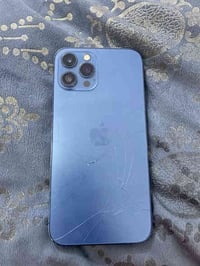 آيفون 12 برو ماكس ذاكره 256 جهاز نضيف مبدل بطاريه فقط الضهر مفطر والشا...
