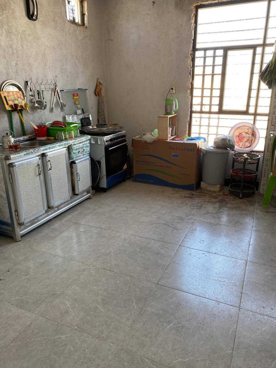 دار للبيع ٣٠٠ م غرفتين وصاله ومطبخ واستقبال وحمام السعر ٣٠ وبي مجال  العنوان شارع المعمل خلف جامع الخزاعل 
مكتب بغداد للعقار 
***********
