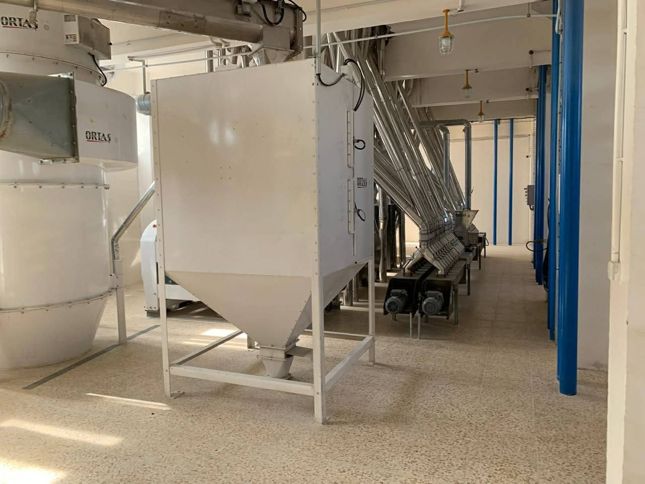 معمل طحين فئة اى
مكاينه اورتاش تركي مرتبط بالبطاقه التموينيه 
حصته اليوميه 200 طن بمساحة الارض 3 دونم 
في بغداد


**إذا كنت صاحب هذا الإعلان وتريد حذفه لأي سبب، رجاءا أرسل رسالة إلى الدعم الفني**