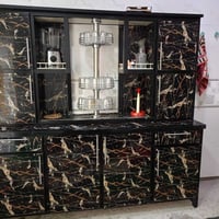 كاونتر للبيع مترين ونص السعر 300 وبي مجال