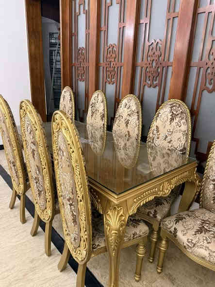 ميز طعام مصري مستعمل اخو الجديد ٨كراسي طوله 180 وعرضه 80 سعره 800وبي مجال للتصال ***********
