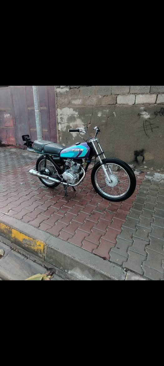 للبيع دراجه اربعه كير موديل 22 لا صرف ولا بخار سعر 325وبيها مجال *********** واتساب
