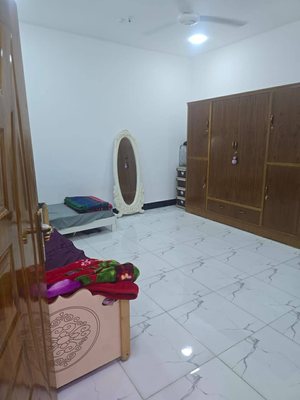 بيت المساحة 200م نزلت بترومين منطقة الكوت الجديدة بناء حديث 2025قرب الجامع  وأسواق حمودي اريد 
سعر خاص


**إذا كنت صاحب هذا الإعلان وتريد حذفه لأي سبب، رجاءا أرسل رسالة إلى الدعم الفني**