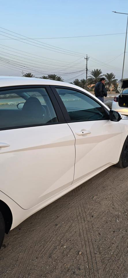 النترا 2023 هايبرد بلو 
حادثها موضح بالصور 
سياره نظيفه واقتصاديه 
مصلحة كامل بدون اي نقص 
ايرباك برده طاك فقط 
ماشيه 52.500 مايل 
رقم السياره انبار باسمي تحويل ثاني يوم 
مكان السيارة الرمادي 
السعر المطلوب 160$ 
للاستفسار الاتصال على 
***********
