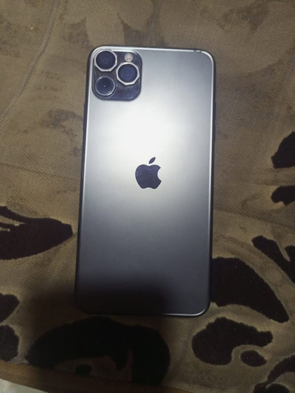 ايفون 11 برو ماكس زيتوني ذاكره 256 
مبدل شاشه اصليه وضهر 
فيس ايدي ميشتغل ‭0772 789 2023‬
