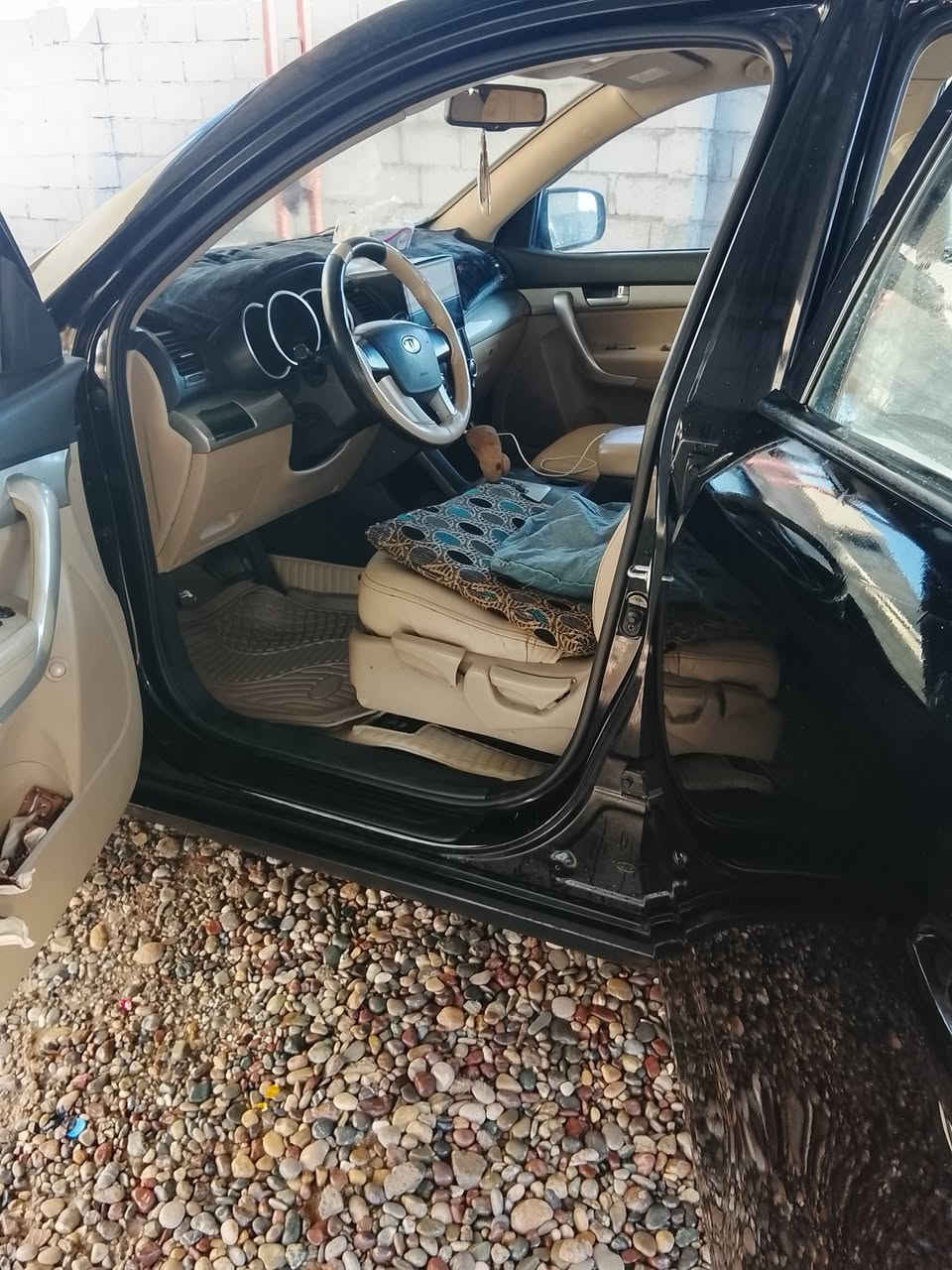 سيارةسورنتو موديل 2012رقم أربيل بسمي محرك 4مابيهةشي مبدل السعراتصل وتدلل رقم  ***********
