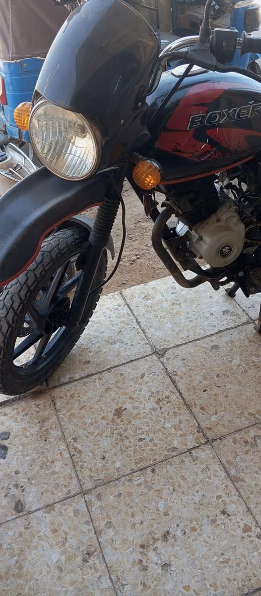 السلام عليكم .دراجه بوكسر .جاهزه. للبيع السعر مليون بدون اوراق .اكفلك عشائريا رقمي *********** مكاني الشعب الدراجه نظيفه كلش ما طالع بيها. موديل 2021 شهر 11
