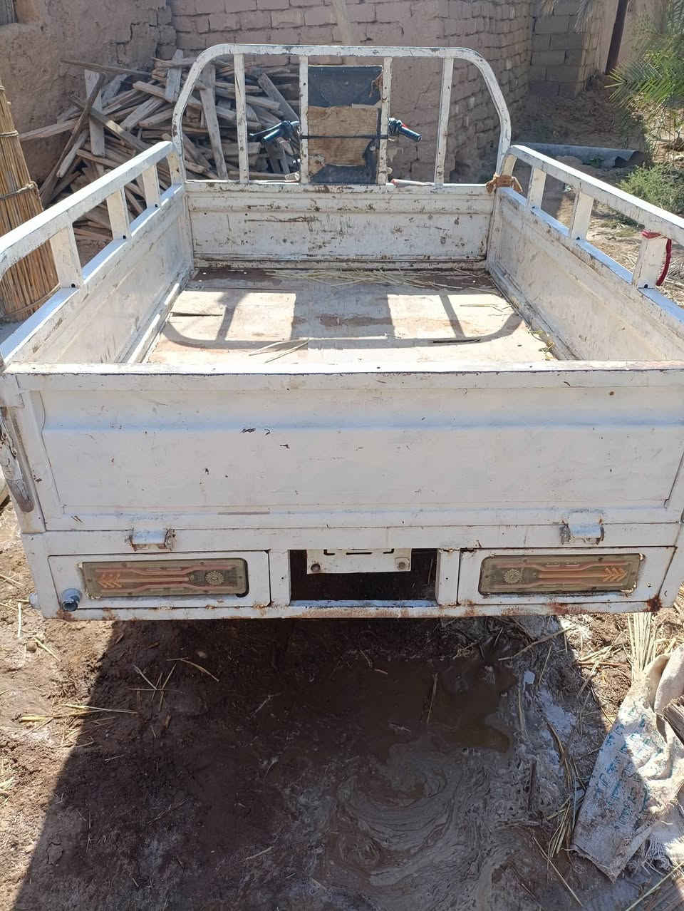 ستوته دايون موديل. 14اوراق   ستوته نضيفه  كهربائيات شغاله  محرك مفتوح.  مكاني بين الشطره والغراف   السعر. خاص ***********
