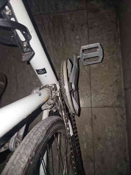 السلام عليكم
لويس 8*3

سعر 230الف وبيه مجال 

للتواصل ***********
