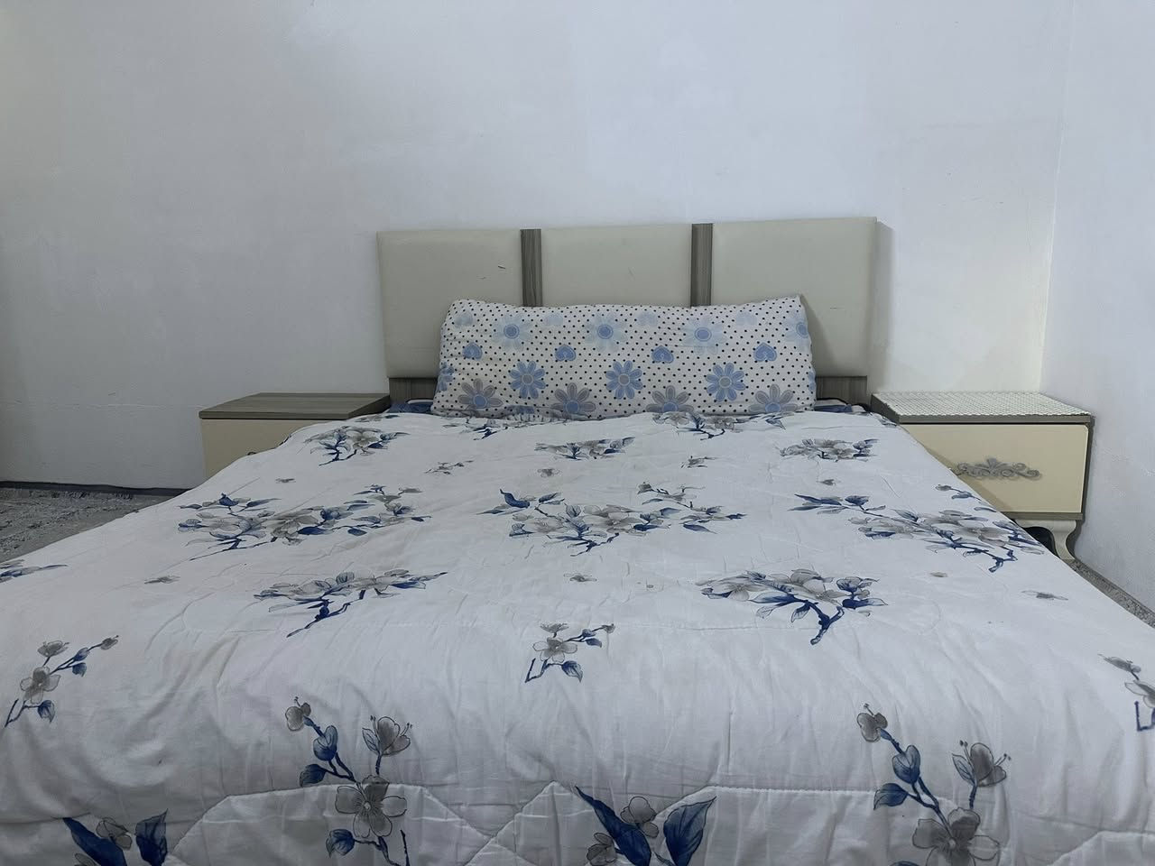 تاقميكي ژوري نوستن بوفروشتن ماليكي جوان پاك


**إذا كنت صاحب هذا الإعلان وتريد حذفه لأي سبب، رجاءا أرسل رسالة إلى الدعم الفني**