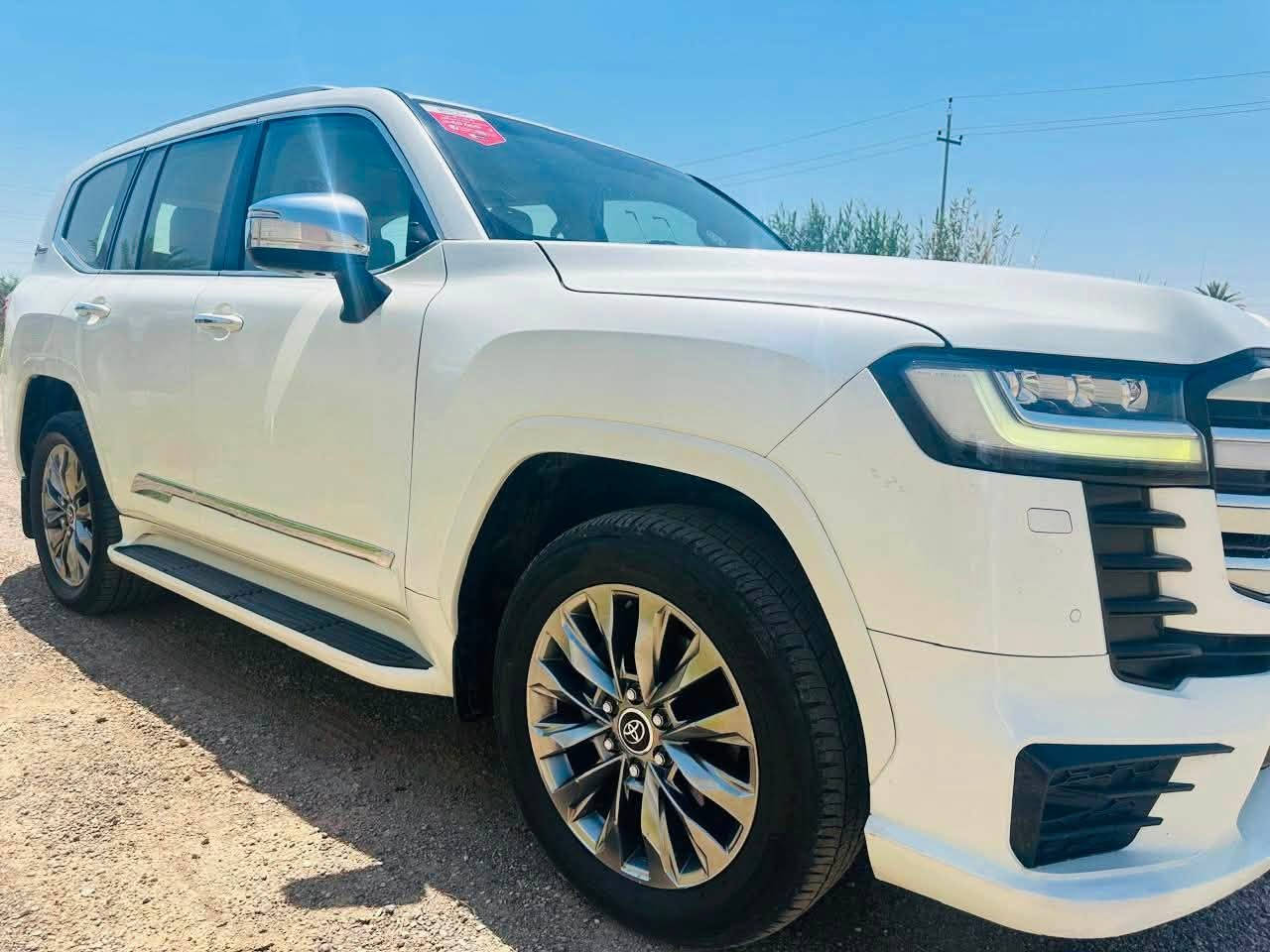 للبيع : لاندكروز  2022  خليجي

فئة VX  ليمتد Limited ( تنفس طبيعي ) 

فول موصفات 

ماشية ٨٥ الف كم 

السيارة كلش جديدة ونظيفة كفالة عامة عدا كم ملاحظة
والسونار موجود بالصور 
 

رقم بغداد تحويل مباشر 

مكان السيارة بغداد الجادرية 

السعر  625 ورقة وبي مجال 

الشراي يتصل وبالخدمة 

***********
