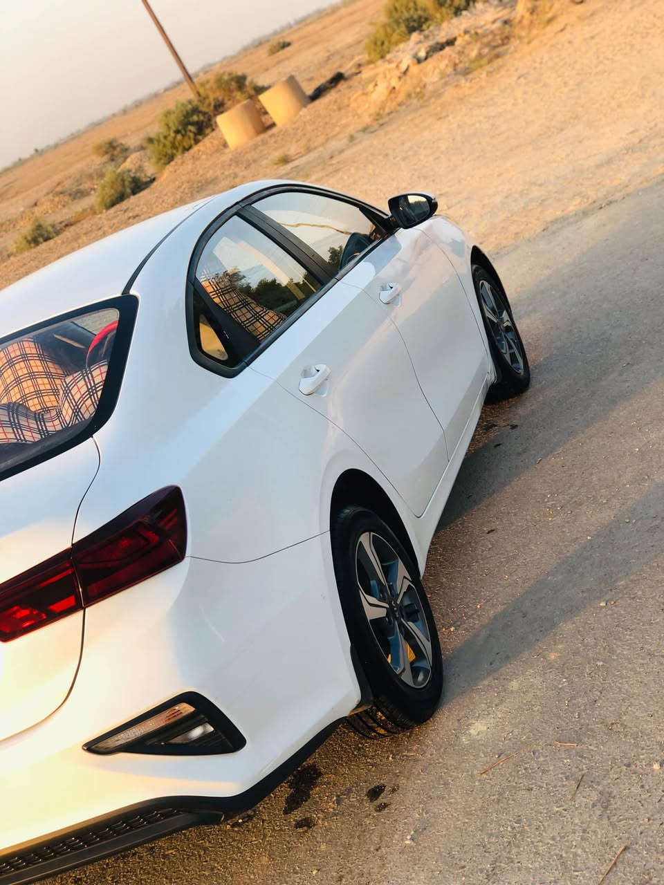 كيه سيراتو 2020 رقم بصره خليجي بيها بنيد وجاملغ تبديل وجاملغ الثاني صبغ والباقي كفاله مواصفات  حساسات أمامية وخلفية تبريد قطعتين تحكم استيرن اشاير بل مرايه ويلكب لايت زنون محرك 1600 دوش ما مفتوح شرط مكفوله محرك وكير وحداديه السياره جاهزه السعر 140 وبيها مجال للشراي للاستفسار الاتصال على الرقم***********
