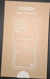 اعطونا سعر وبالعافية هذا المنتج هو Fjorden iPhone Camera Grip، وهو عبا...