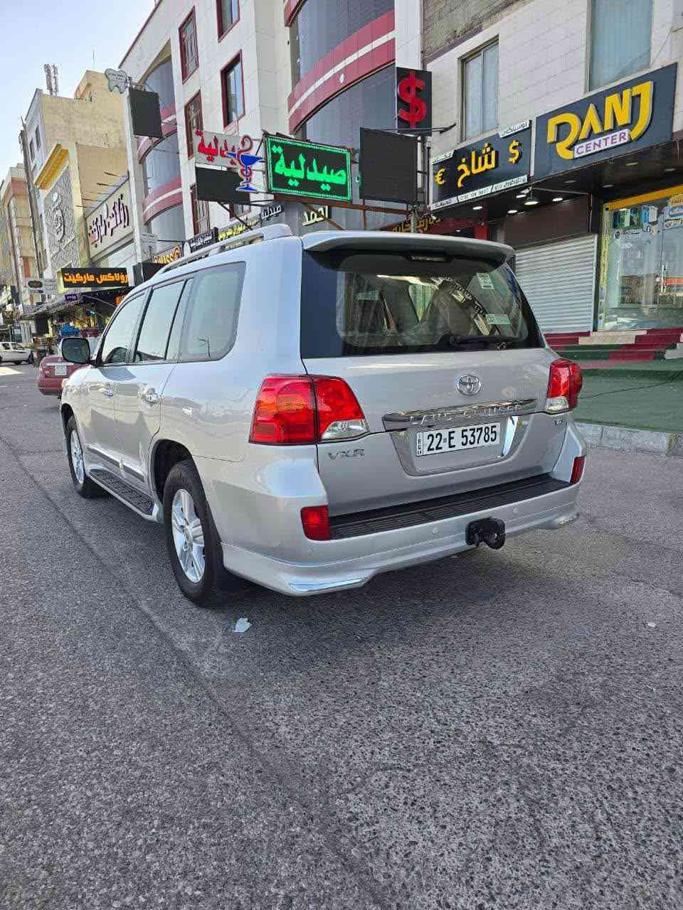 موديل ٢٠١٥ vxr v8 فول ماسه فات ماسه فات ليگزز ناو قيسي كوشن ساردو گه رمو جلدو خه زن سنودق شفت دبل جگه ئاوينه شه فت ده بل شاشه پينچ به سمه رادار كاميره حه ساس يه ك چالمخي به بيلاد گؤراوه ده رگاي لاي سايق تؤزيك سارده كوته بي ژوري بي ئه رباگ *********** أربيل, العراق
