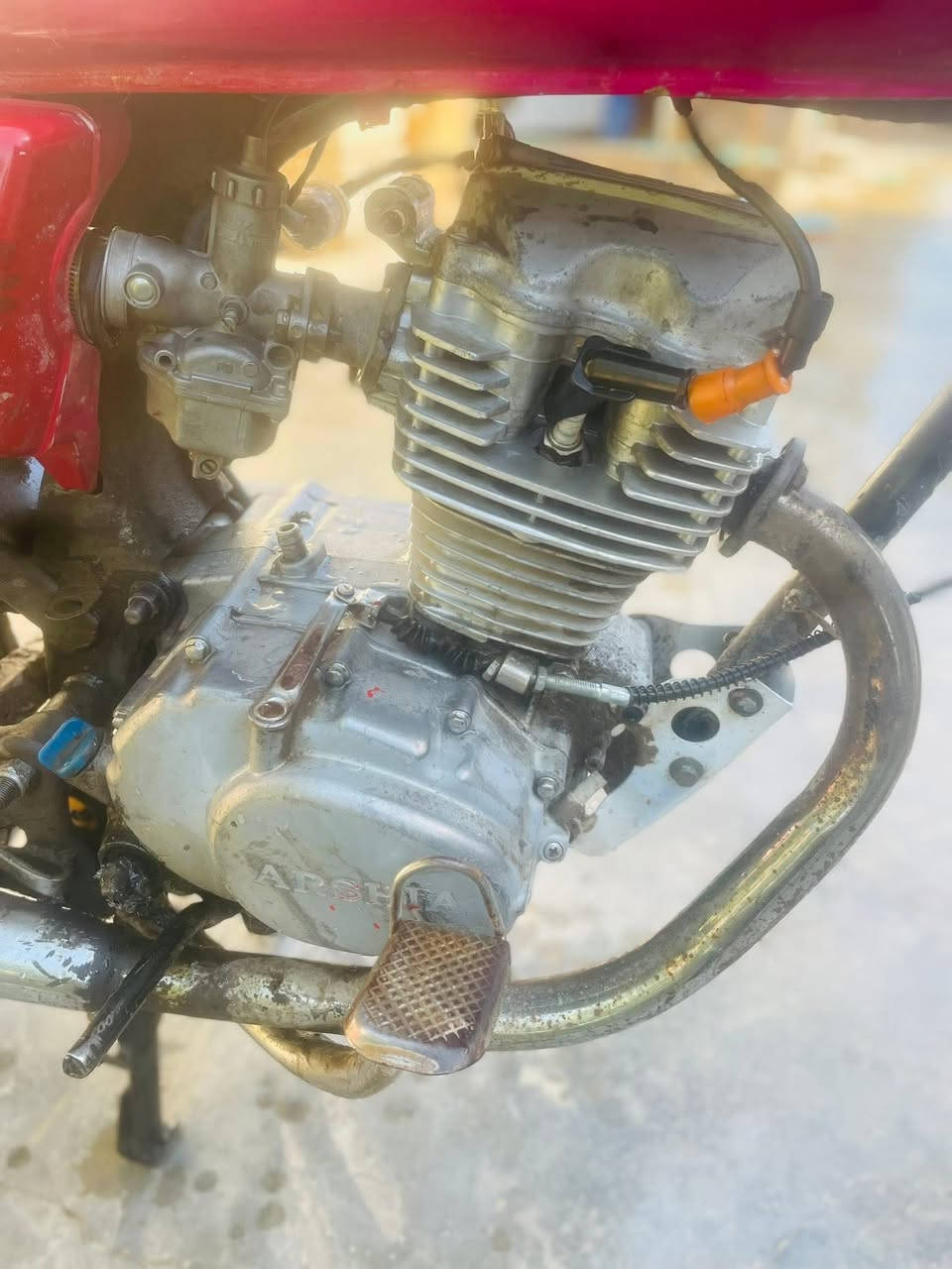 السلام عليكم دراجه للبيع 200وبيهة مجال مكاني ديالى شهربان المقداديه
السلام عليكم 
دراجه ارشه للبيع مال شغل 
دراجه شاصي نضيف
زوج تايرات صار اقل شهرين مشدودات 
وياله نضاف بريكات دراجه نضيفه الي تفيده مال تعمير والي تفيده مال شغل ناقصهة شفت مال هندر لازم تلحم الهندر 
الاتصال ***********
السعر 200
وبي مجال للطيبين 
والي ماعنده يجي يشغل ويطلع 
كلك 
كلك 
كلك 
اكفلك من السرقه
