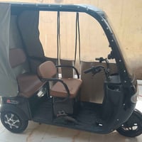 بعقوبه • سنغافورة • توك توك