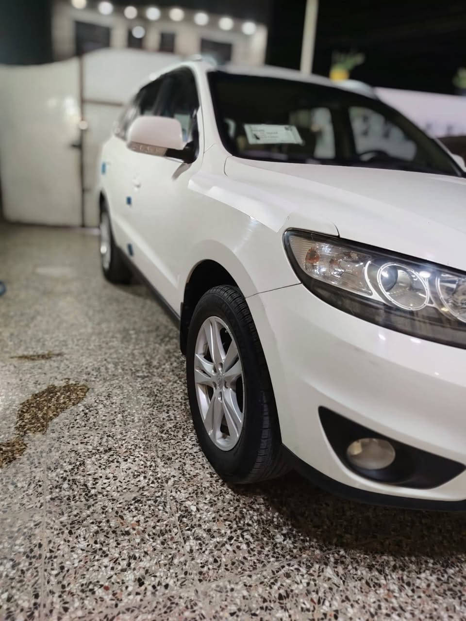 السلام عليكم ورحمة الله وبركاته 
سنتافيا 2012 (7) راكب  وارد خليجي
فور ويل محرك 3 ونص
مراياة شفط
اشاير بل مري
تبريد ٣ قطع ثلج
قطرة صبغ مابيها
بيها بارد بسيط جدآ
ماشية 70 اصل
من تمشي 120 يدك جرس
رقم  بغداد انكليزي ب اسمي
مكان السيارة بغداد 
للاستفسار ***********
