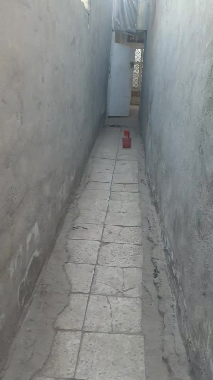 بيت حواسم للبيع 
للاستفسار الاتصال ع الرقم ***********
