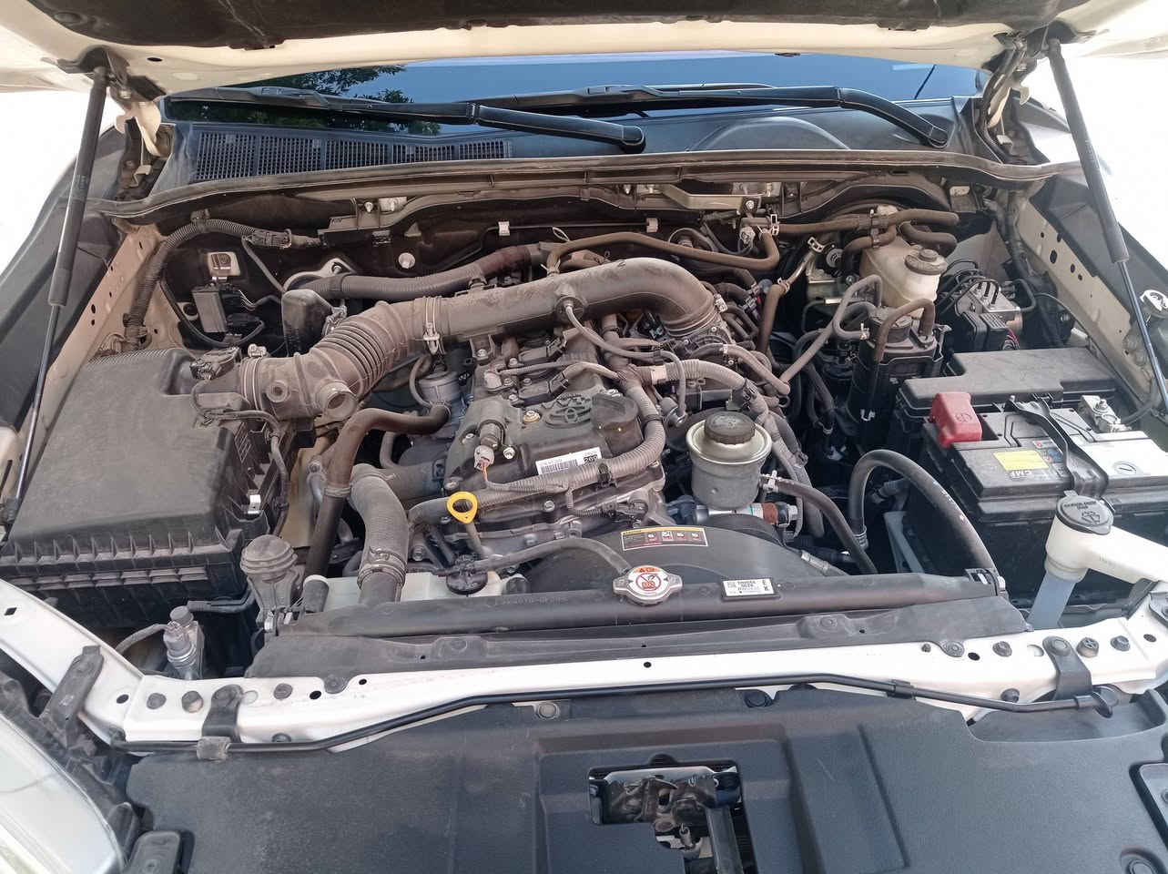 السلام عليكم سياره للبيع السياره كفالة الموديل أربعة وعشرين سياره فول البكان بصره ابو الخصيب بسبي***********
